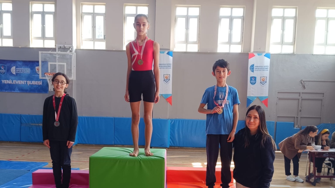 Beşiktaş ilçesi ortaokullar arası cimnastik müsabakalarında birinci olduk!