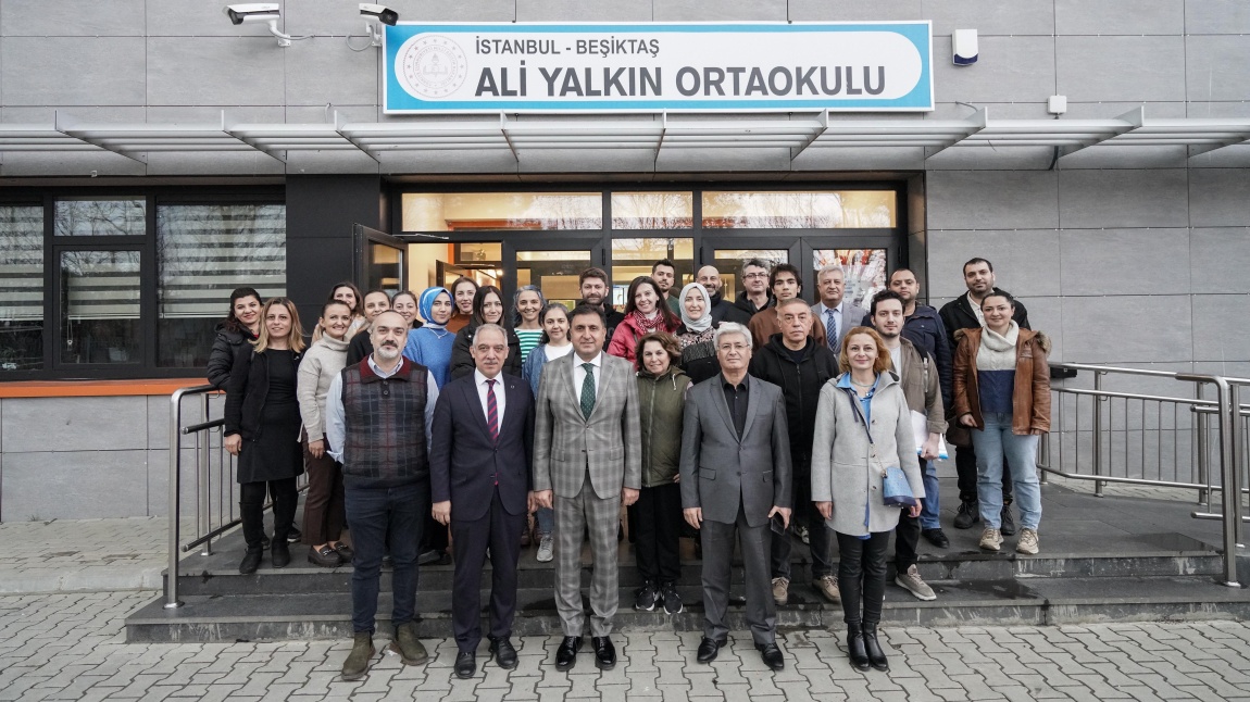 İl Milli Eğitim müdürümüz Murat Mücahit Yentür ve İlçe Milli Eğitim müdürümüz Sedat Işık okulumuzu ziyaret etmiştir. 